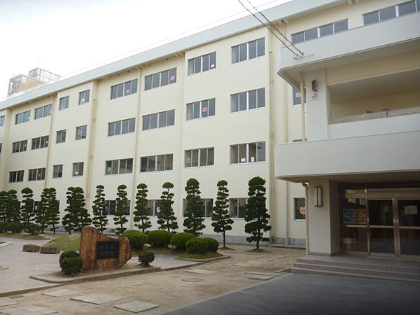 シティパル芳泉壱番館(岡山市立芳泉小学校)