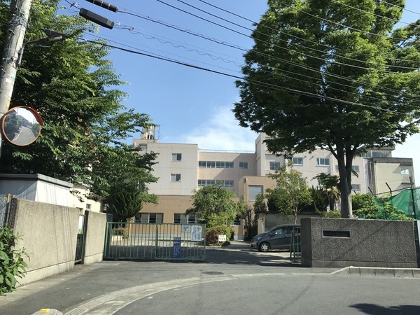●稲荷コーポ●(草加市立清門小学校)