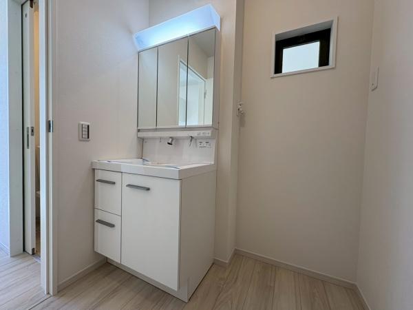 草加市弁天４丁目の新築一戸建