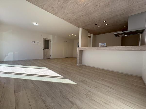 草加市弁天４丁目の新築一戸建