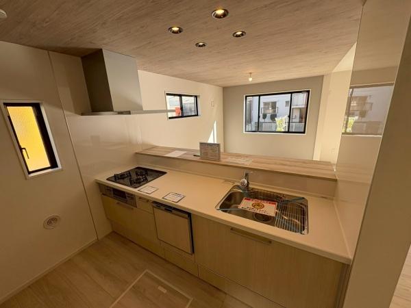 草加市弁天４丁目の新築一戸建