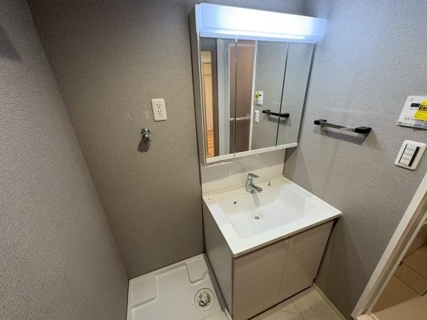 日商岩井草加マンション