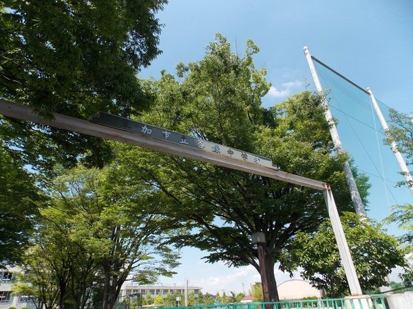 草加市谷塚町の中古一戸建て(草加市立谷塚中学校)