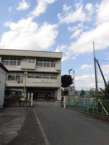 草加市青柳４丁目の中古一戸建て(草加市立青柳小学校)