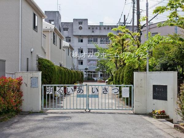 草加市両新田西町の中古一戸建て(草加市立両新田中学校)