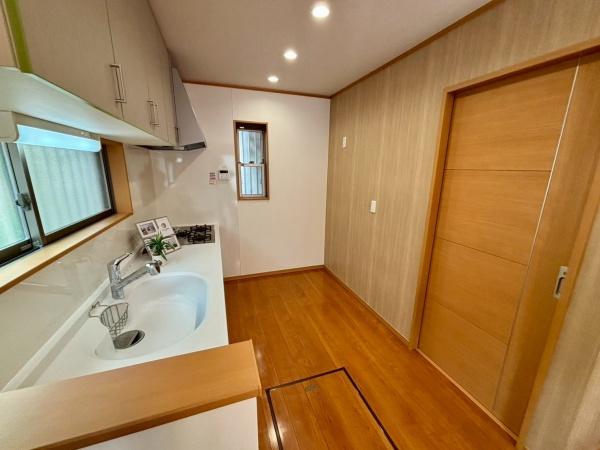 草加市両新田西町の中古一戸建て