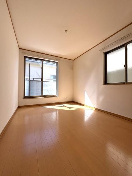 三郷市早稲田８丁目の中古一戸建て