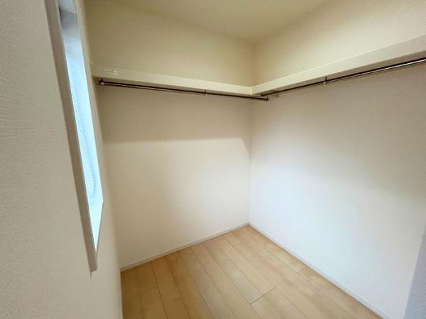 草加市稲荷４丁目の中古一戸建て