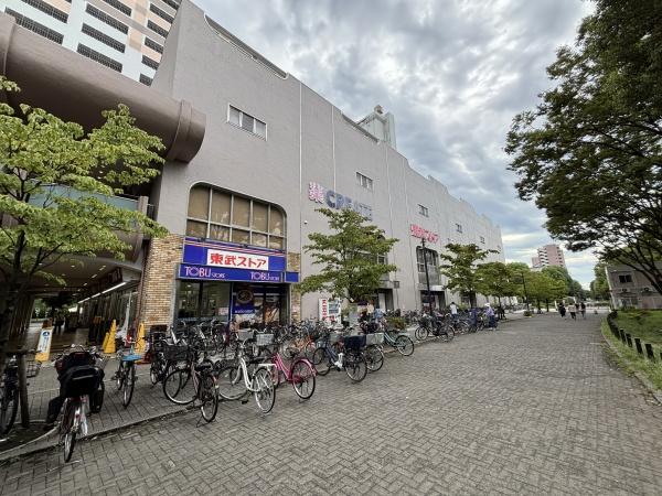 高島平第一住宅(東武ストア高島平店)