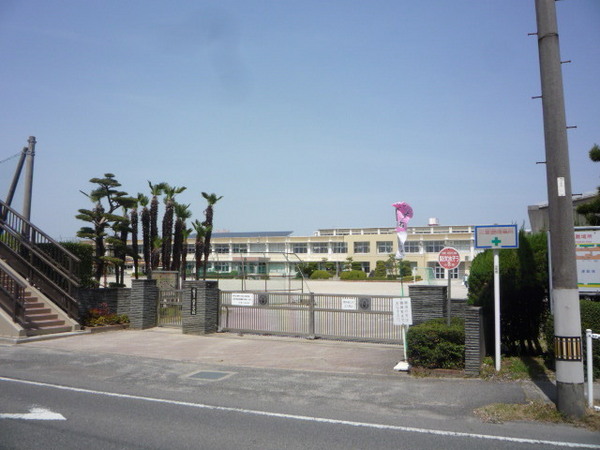 小牧市藤島町向江の土地(小牧市立北里小学校)