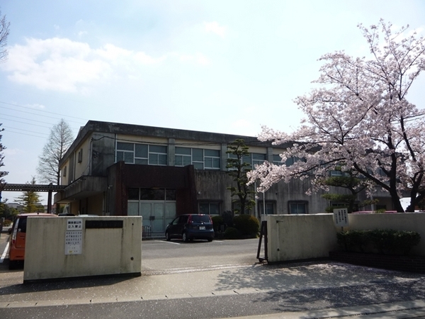 小牧市大字本庄の土地(小牧市立本庄小学校)