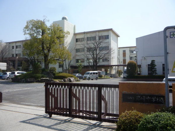 小牧市大字久保一色の土地(小牧市立岩崎中学校)