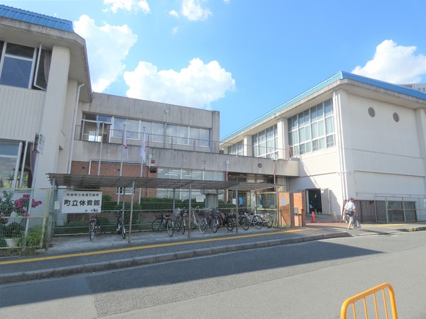 三島郡島本町桜井台の中古一戸建て(島本町立体育館)