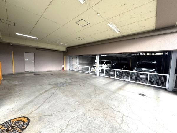 ライオンズマンション水無瀬第2(駐車場)