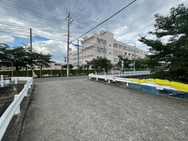 高槻市川添１丁目の土地(高槻市立寿栄小学校)