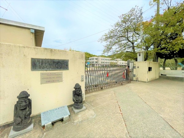 若山台第3住宅12号棟(島本町立第二小学校)