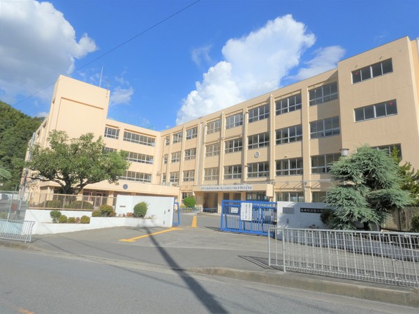 若山台第3住宅12号棟(島本町立第二中学校)