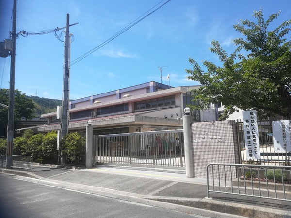 水無瀬青葉ハイツ９号棟(島本町立第一幼稚園)