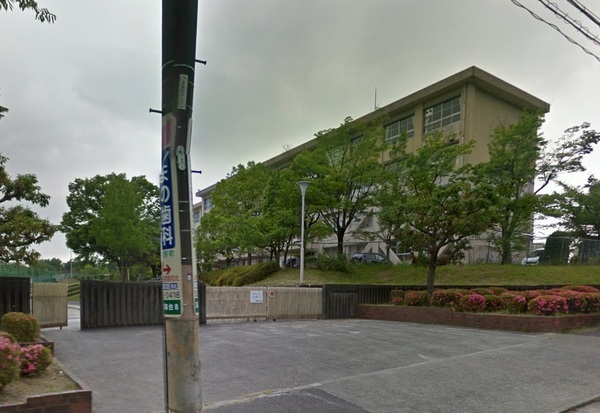 春日井市中央台新築分譲住宅　１号棟(春日井市立高森台中学校)