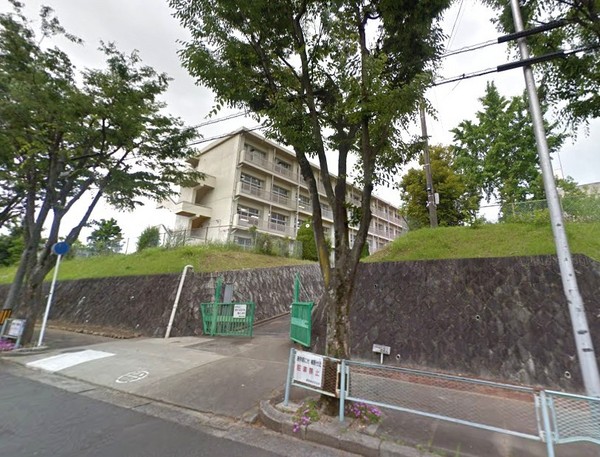 春日井市高森台新築分譲住宅　B号棟(春日井市立東高森台小学校)
