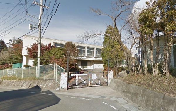 瀬戸市品野町新築分譲住宅　１号棟(瀬戸市立下品野小学校)