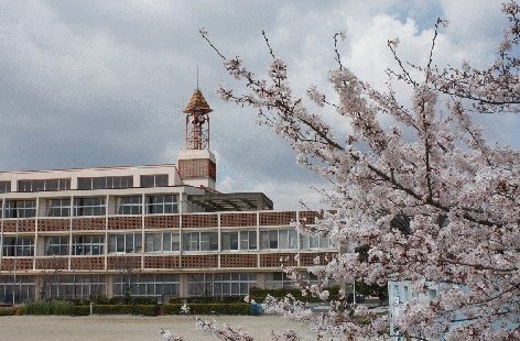 瀬戸市東長根町の土地(瀬戸市立長根小学校)