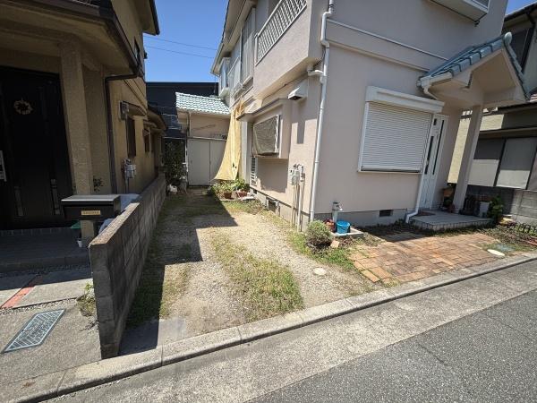 加古川市野口町北野の中古一戸建て(駐車場)