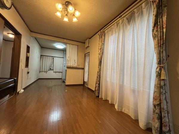 加古川市野口町北野の中古一戸建て(リビング)