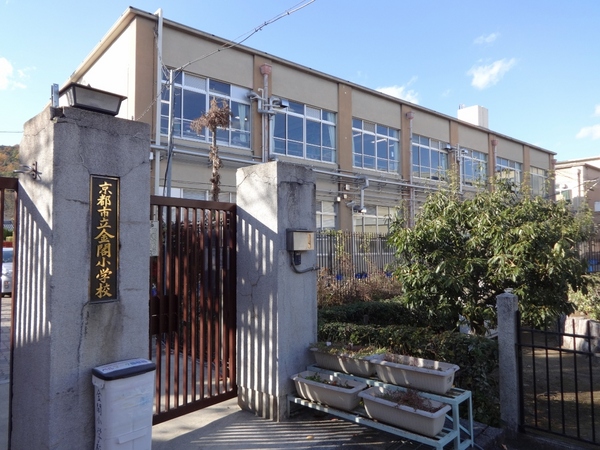 京都市北区衣笠赤阪町の中古一戸建て(京都市立金閣小学校)