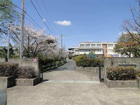 大和郡山市九条町の土地(郡山西小学校)