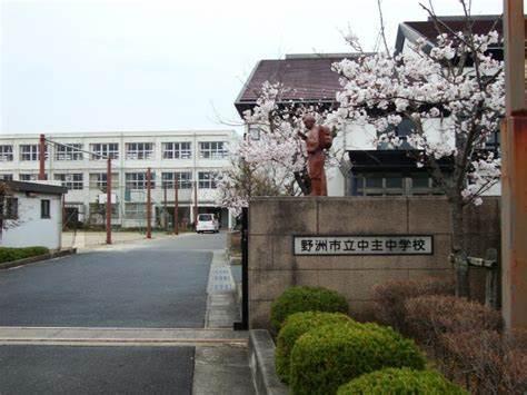 野洲市吉川の土地(中主中学校)