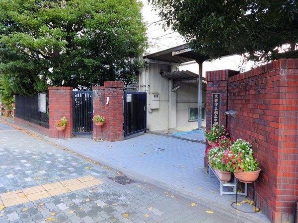 京都市北区鷹峯黒門町の中古一戸建て(京都市立旭丘中学校)