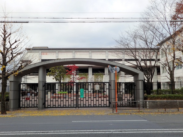 京都市左京区岡崎西福ノ川町の中古一戸建て(京都市立錦林小学校)