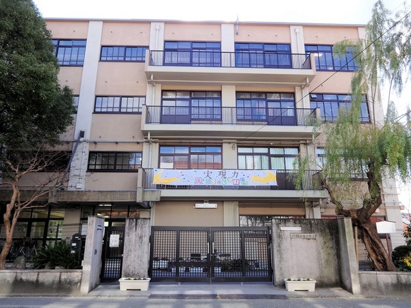 京都市左京区岡崎西福ノ川町の中古一戸建て(京都市立近衛中学校)