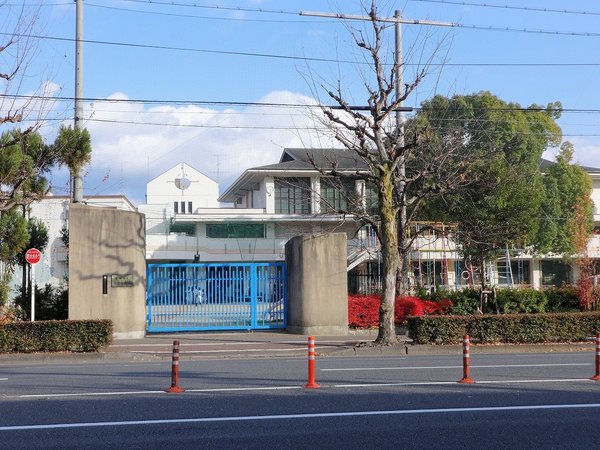 京都市北区衣笠高橋町の中古一戸建て(京都市立衣笠小学校)