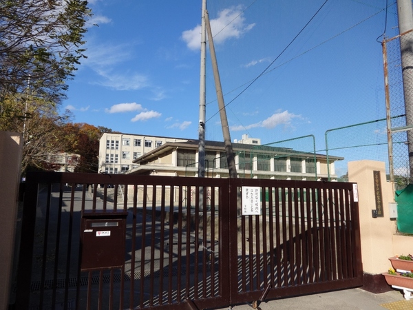 京都市北区紫野下柏野町の中古一戸建て(京都市立衣笠中学校)