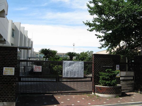 大阪市生野区中川東1丁目の中古一戸建て(大阪市立東中川小学校)