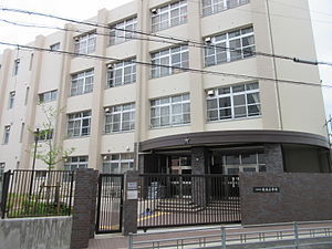 メゾン鶴ヶ丘(大阪市立長池小学校)