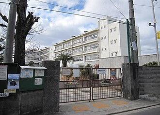 守口市佐太中町３丁目の土地(庭窪小学校)