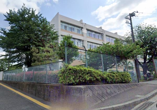 川崎市宮前区神木本町5丁目の中古一戸建て(川崎市立平小学校)