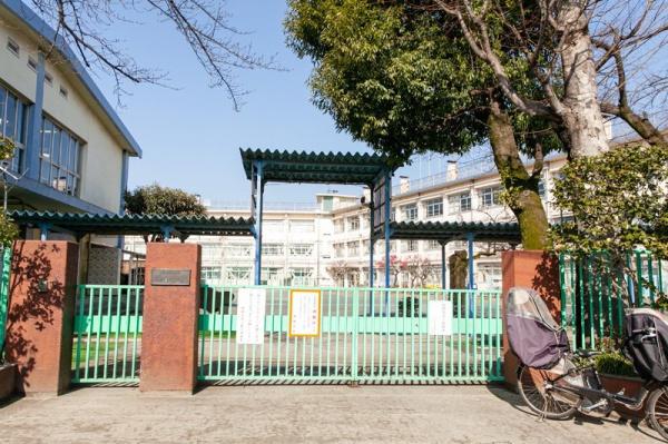 世田谷区喜多見6丁目の中古一戸建て(世田谷区立砧小学校)