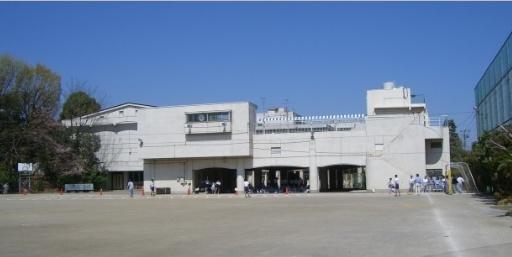 世田谷区上馬2丁目の中古一戸建て(世田谷区立駒沢中学校)
