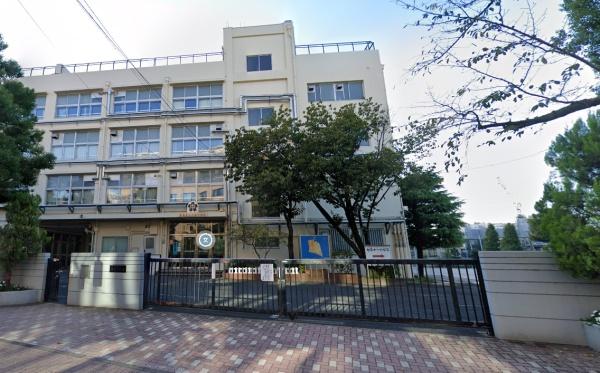 練馬区東大泉2丁目の中古一戸建て(練馬区立大泉中学校)