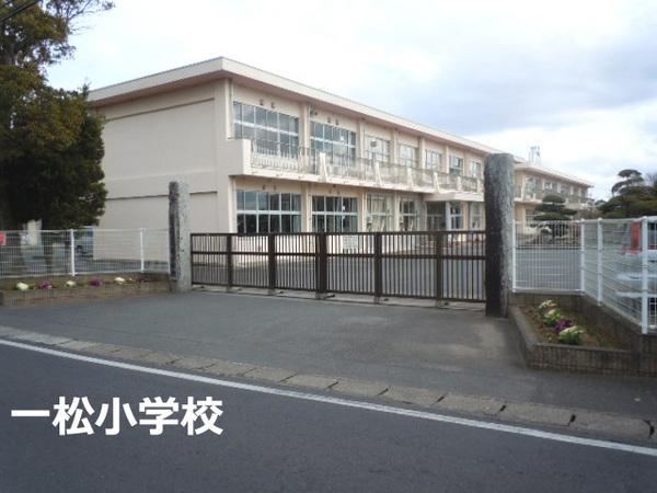 長生郡長生村一松丁の中古一戸建て(長生村立一松小学校)