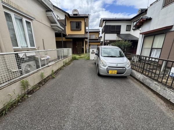 八街市八街ほの中古一戸建て(前面道路含む現地写真)