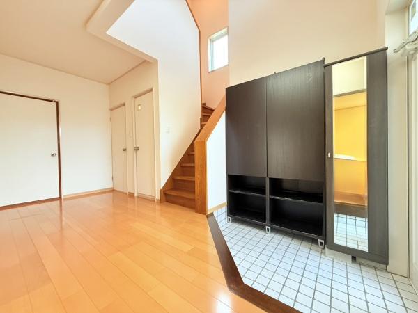 茂原市緑ケ丘4丁目の中古一戸建て(玄関)