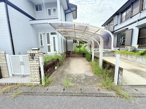 茂原市緑ケ丘4丁目の中古一戸建て(駐車場)