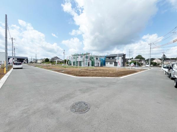 八街市八街にの新築一戸建(前面道路含む現地写真)