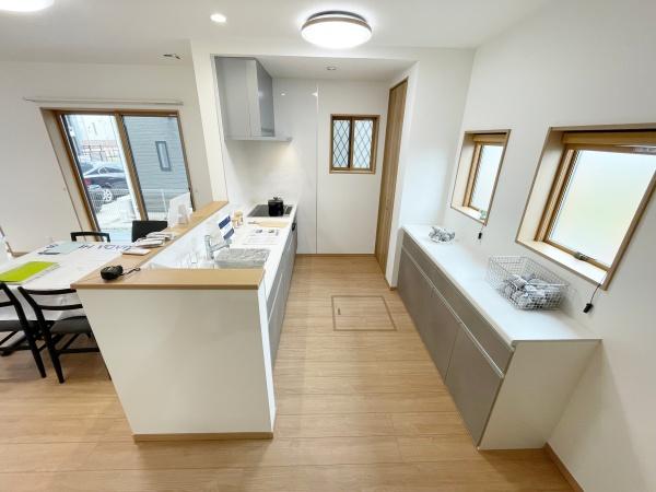 八街市八街ほの中古一戸建て