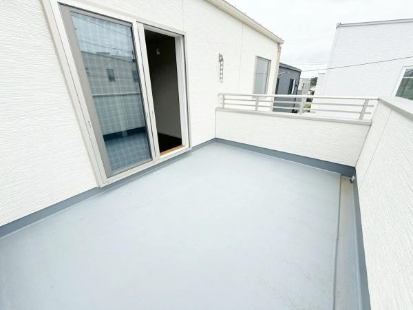 千葉市緑区土気町の新築一戸建(バルコニー)